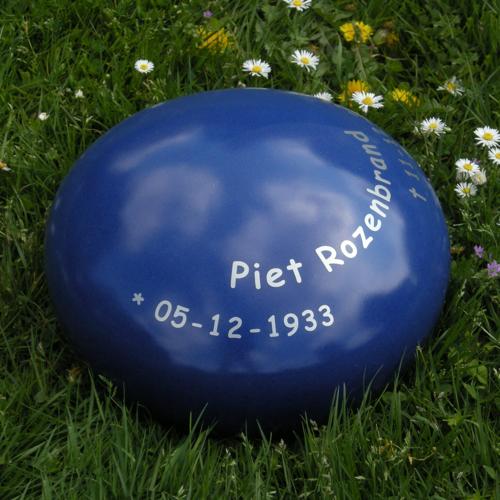 druppel urn met tekst  € 330,- excl.tekst