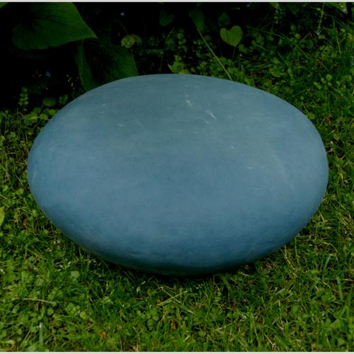 kiezel urn  € 310,-